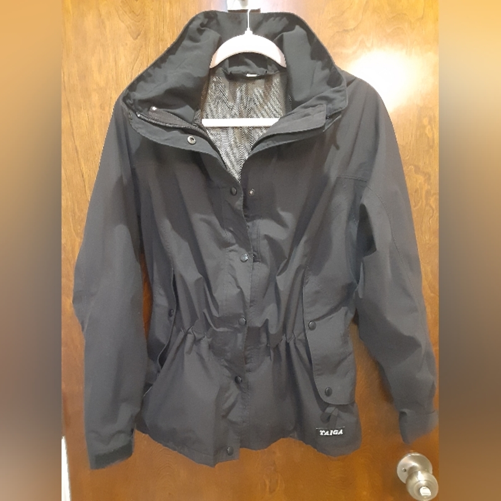 Gore-tex bkack shell jacket by Taiga